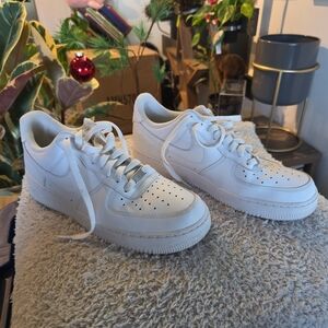 Nike Men's Air Force 1 All-White Sneakers Size 10.5